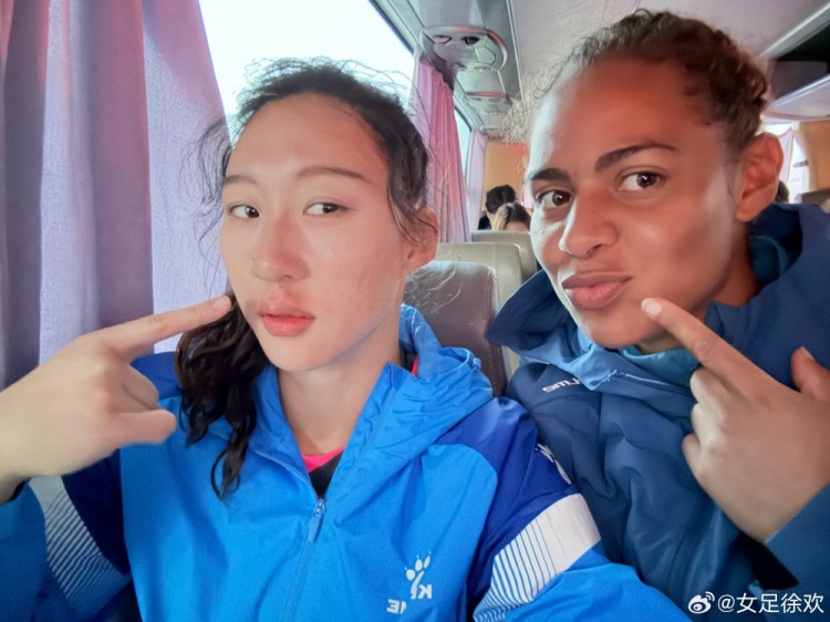 神勇!女足國門徐歡曬照,比賽中被球砸臉仍力保球門不失