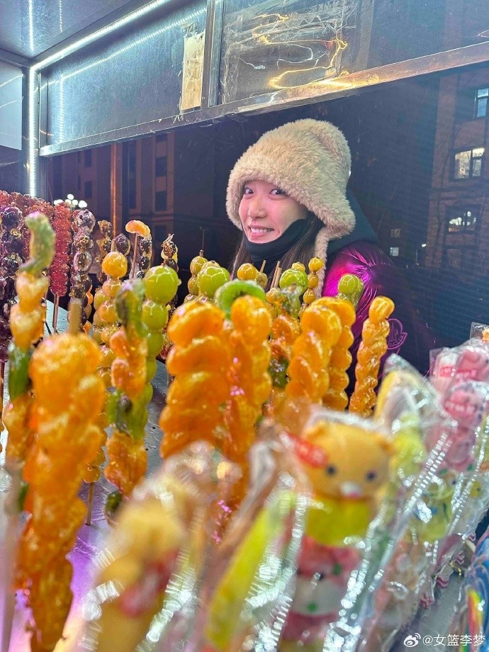李夢曬照:又到了一個欣欣向榮的季節 我們一起越來越好
