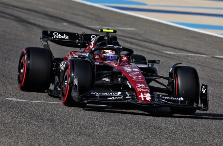 F1中國大獎賽正在進行!周冠宇:今年若有機會 想?yún)⒓酉翹BA的集訓
