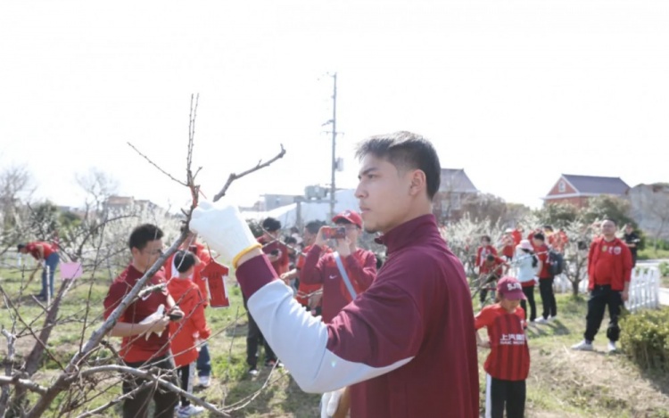 吾米提江:希望能盡早幫助球隊(duì) 愿望就是海港冠軍