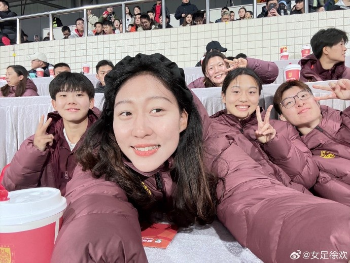女足門將徐歡社媒曬觀看中甲等照片:每天都在青青草地上歡快踏青