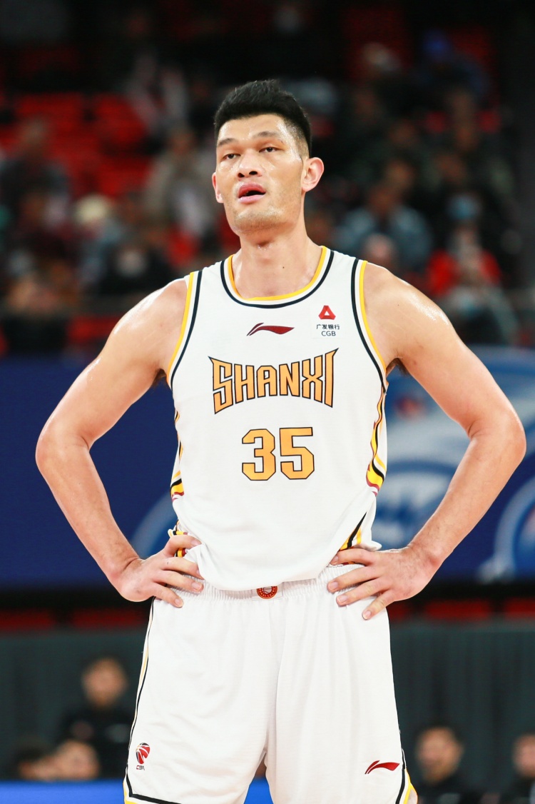 手感不佳!葛昭寶全場8投1中得到2分2籃板2助攻