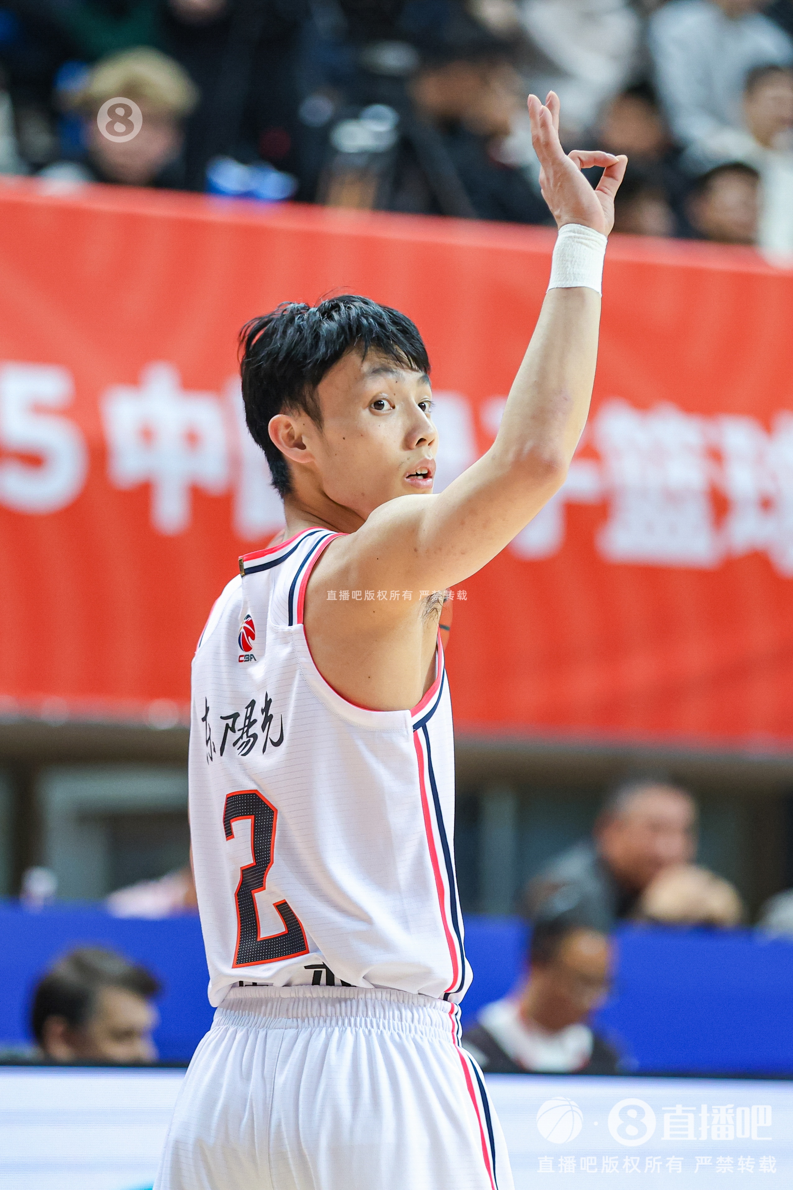 鐵人!本賽季CBA常規賽僅17名球員做到46場全勤 徐杰、鄒陽在列