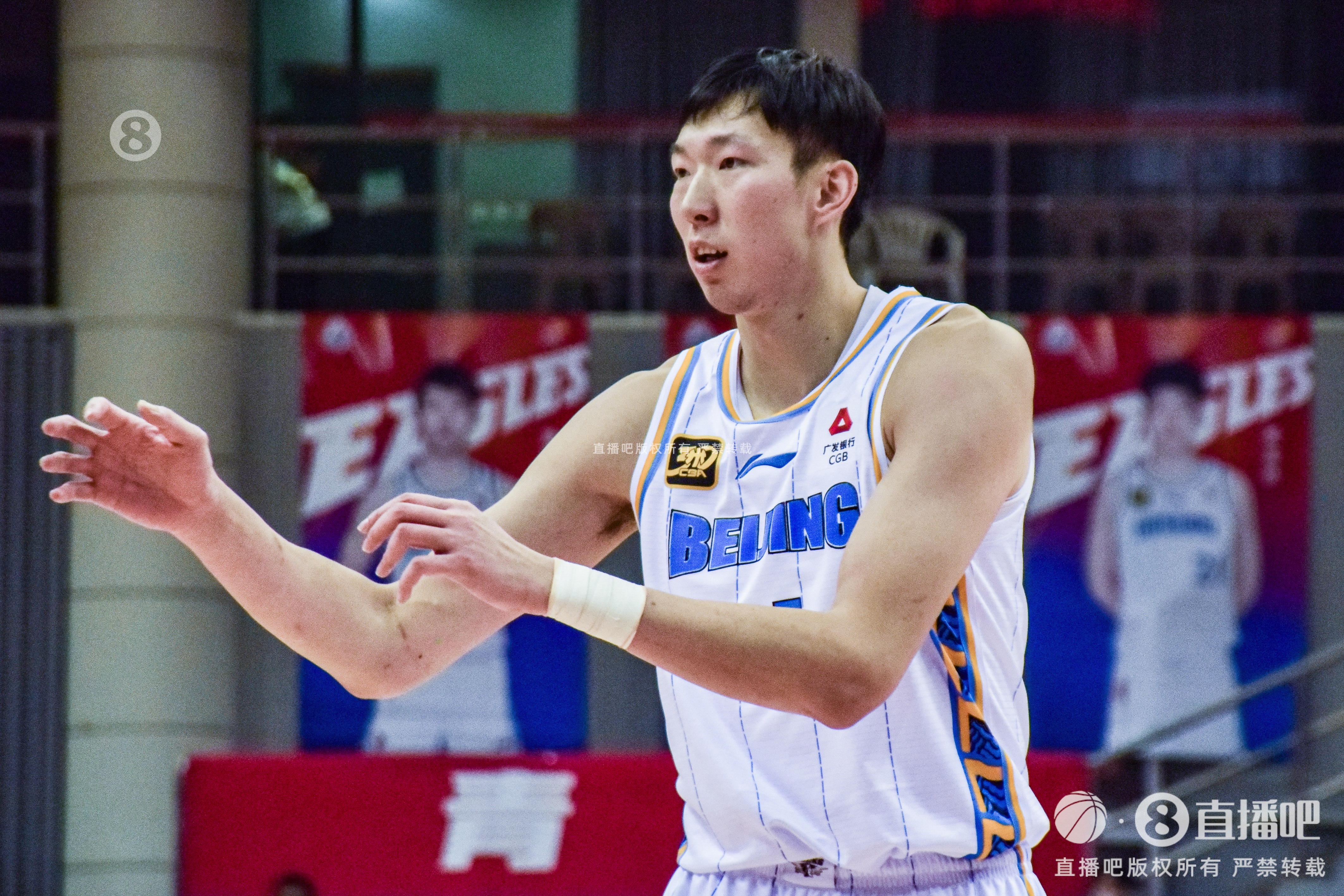 高效且全面!周琦全場11投7中 拿下17分14籃板1搶斷2蓋帽