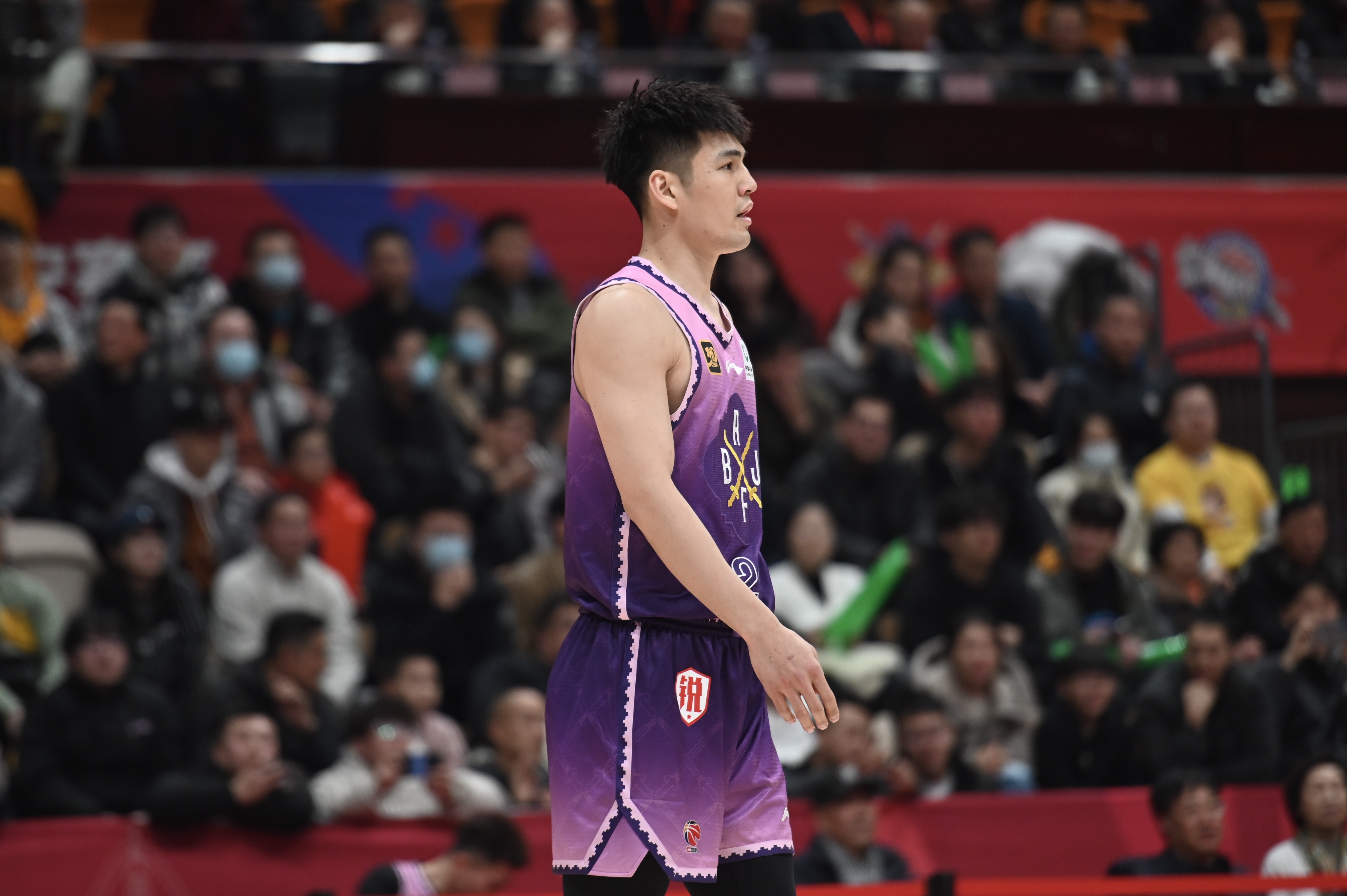 表現(xiàn)可以!陳國(guó)豪8中5拿到13分3板1斷